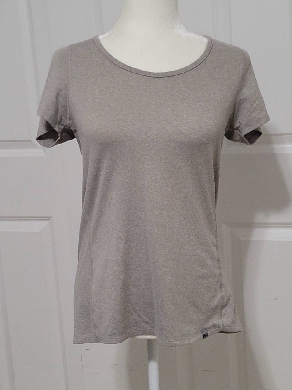 REI Women's Short Sleeve T-Shirt Size Medium Grey